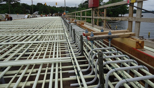 Применение композитной арматуры для армирования плит настила мостов